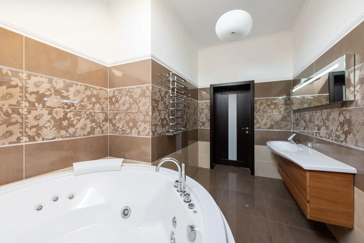 1401 S Fenwick Street — Principal living space 2